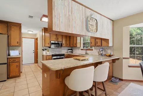 Kitchen - 6870 Martin Rd, Milton, FL 32570 photo 1 of 4