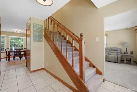 Entry Way - 6870 Martin Rd, Milton, FL 32570 photo 3 of 5