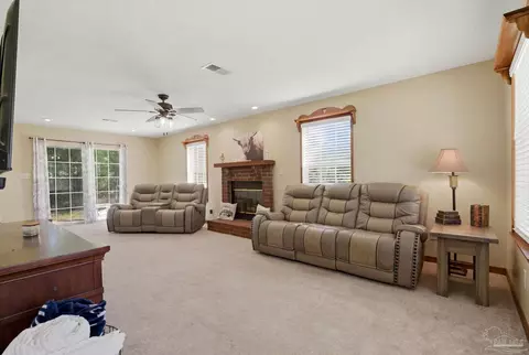 Living - 6870 Martin Rd, Milton, FL 32570 photo 1 of 2