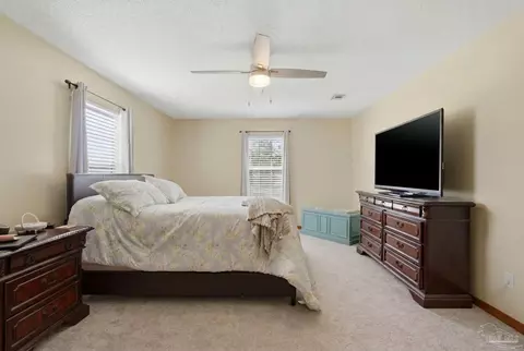 Bedroom - 6870 Martin Rd, Milton, FL 32570 photo 5 of 6