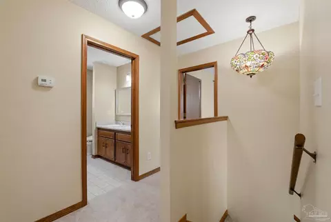 Entry Way - 6870 Martin Rd, Milton, FL 32570 photo 4 of 5