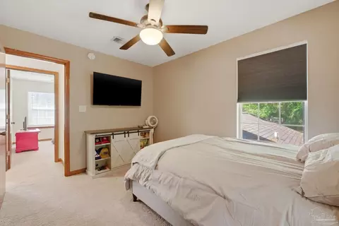 Bedroom - 6870 Martin Rd, Milton, FL 32570 photo 3 of 6