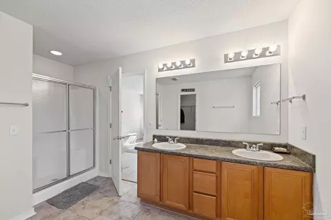 Bath - 2165 Liberty Loop Rd, Cantonment, FL 32533 photo 3 of 3
