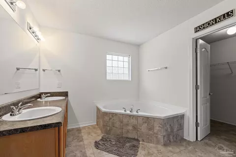 Bath - 2165 Liberty Loop Rd, Cantonment, FL 32533 photo 2 of 3