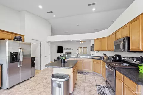 Kitchen - 2165 Liberty Loop Rd, Cantonment, FL 32533 photo 5 of 8