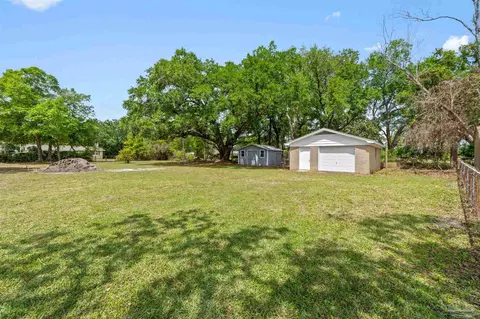 6114 Confederate Dr, Pensacola, FL 32503