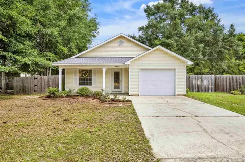 4806 Fairoaks Dr, Pace, FL 32571