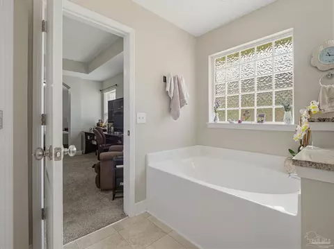 Bath - 6097 Autumn Pines Cir, Pace, FL 32571 photo 4 of 4