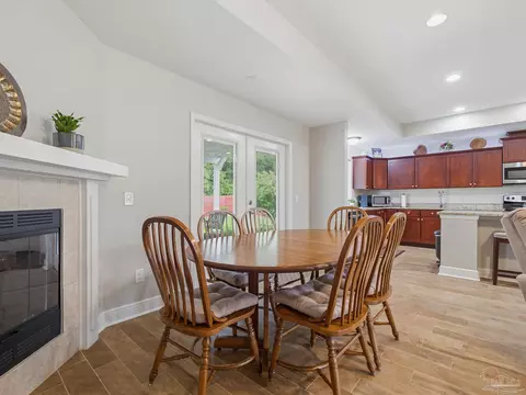 Dining - 6097 Autumn Pines Cir, Pace, FL 32571 photo 3 of 3