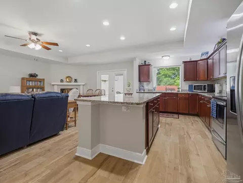 Kitchen - 6097 Autumn Pines Cir, Pace, FL 32571 photo 3 of 8