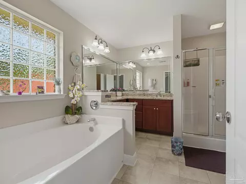 Bath - 6097 Autumn Pines Cir, Pace, FL 32571 photo 2 of 4