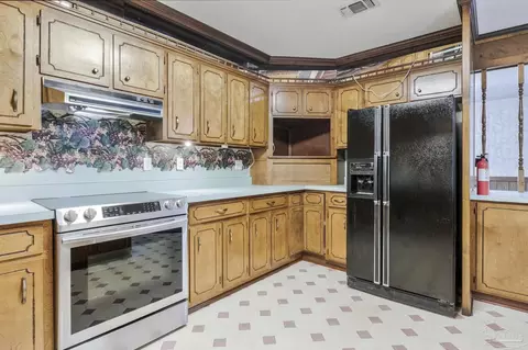 Kitchen - 4411 Pace Ln, Pace, FL 32571 photo 4 of 4