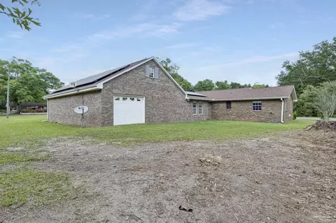 Exterior - 4411 Pace Ln, Pace, FL 32571 photo 5 of 7