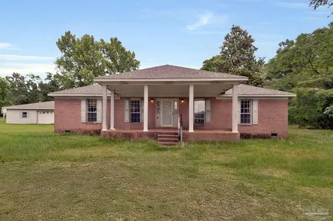 1450 Country Hills Dr, Cantonment, FL 32533