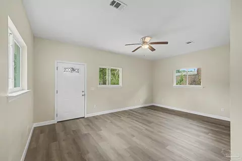 2303 N Spring St, Pensacola, FL 32501
