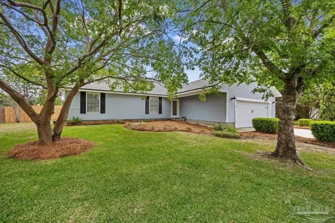 1938 N Iris Ln, Navarre, FL 32566