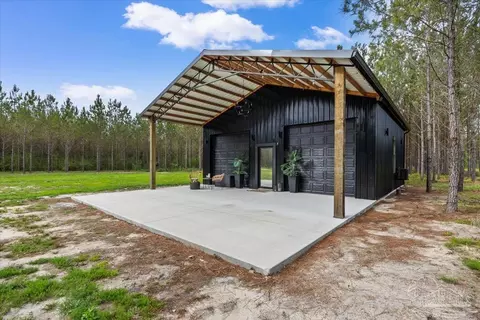 Exterior - 8975 Sage Forest Ln, Pace, FL 32571 photo 3 of 5