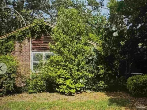 7855 Bay Meadow Dr, Pensacola, FL 32507