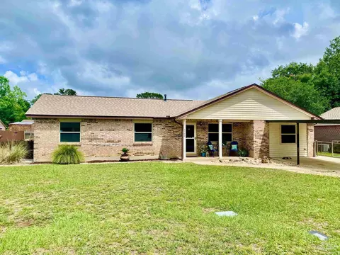 5742 Graymont Ln, Pensacola, FL 32526