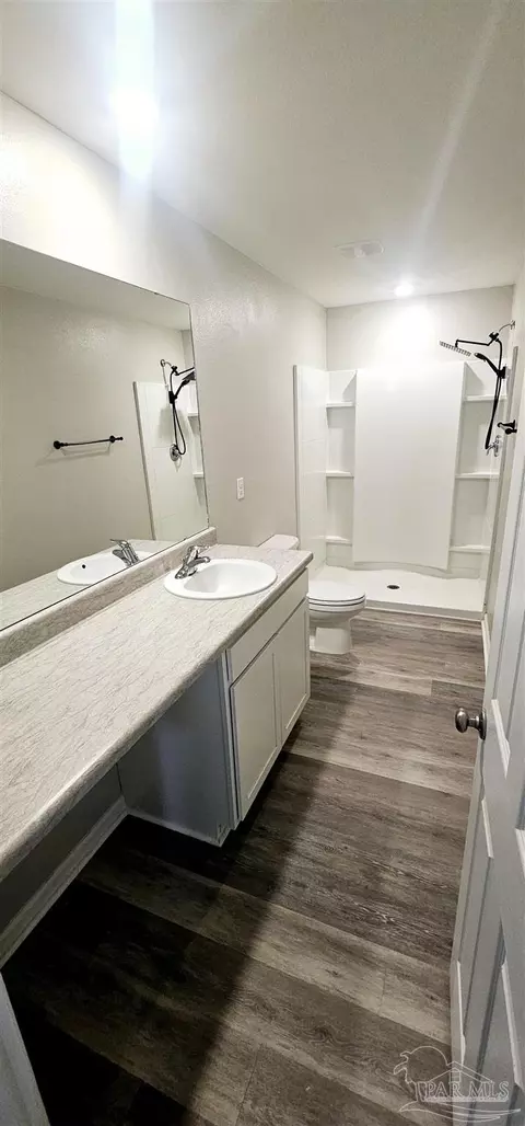 Bath - 6594 Firefly Dr, Milton, FL 32583 photo 2 of 2