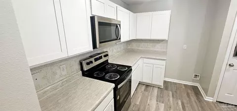 Kitchen - 6594 Firefly Dr, Milton, FL 32583 photo 4 of 4