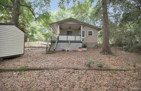 10290 W Lake Rd, Milton, FL 32583