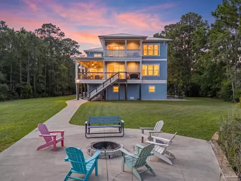 2032 Bay Point Blvd, Milton, FL 32583