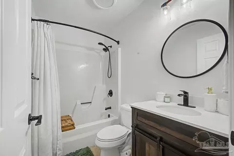 Bath - 10219 Edendale Ln, Cantonment, FL 32533 photo 5 of 5