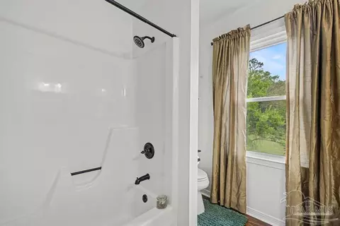 Bath - 10219 Edendale Ln, Cantonment, FL 32533 photo 4 of 5