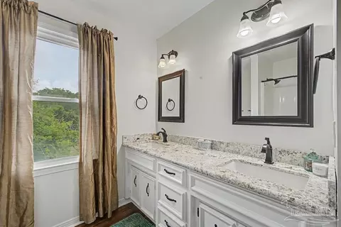 Bath - 10219 Edendale Ln, Cantonment, FL 32533 photo 3 of 5
