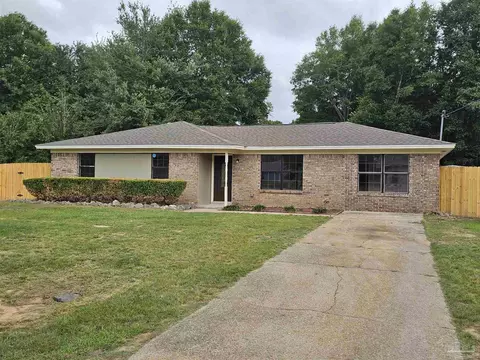 5330 Jenny Cir, Pace, FL 32571