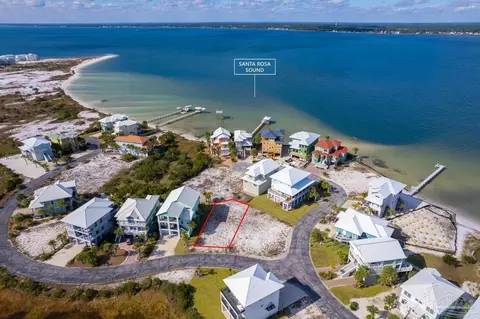 7660 Key West Dr, Navarre Beach, FL 32566