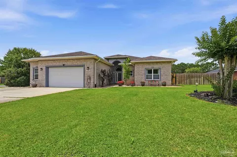2951 Albatross Dr, Navarre, FL 32566