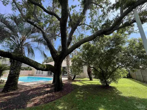 1175 Mary Kate Dr, Gulf Breeze, FL 32563