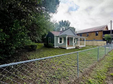 Exterior - 424 Front St, Century, FL 32535 photo 2 of 9