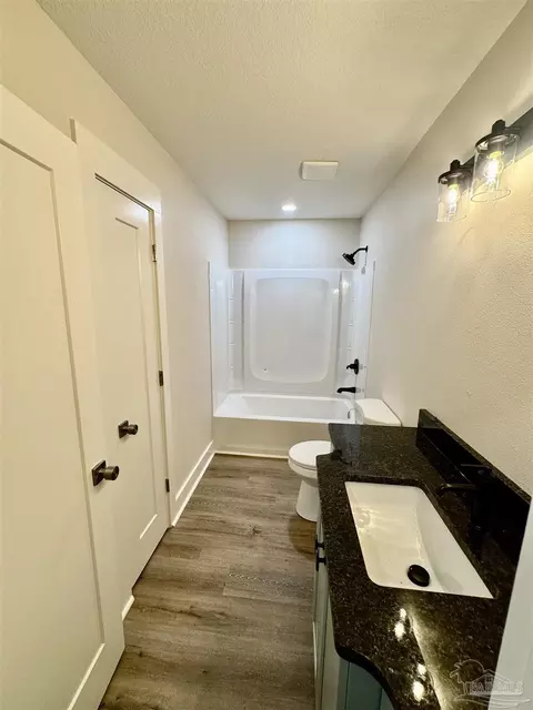Bath - 424 Front St, Century, FL 32535 photo 2 of 2
