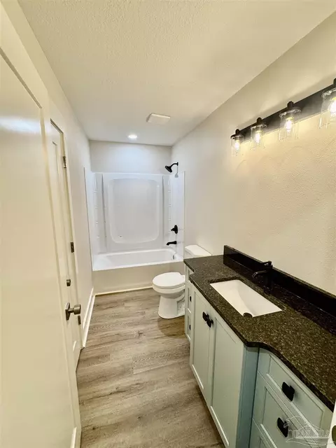 Bath - 424 Front St, Century, FL 32535 photo 1 of 2