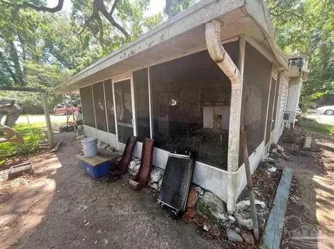 Exterior - 4222 5th Ave, Pace, FL 32571 photo 2 of 7