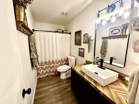 Bath - 4700 Dean Dr, Pace, FL 32571 photo 3 of 3