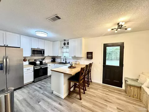 Kitchen - 4700 Dean Dr, Pace, FL 32571 photo 3 of 9