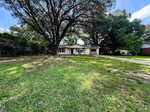 Exterior - 4700 Dean Dr, Pace, FL 32571 photo 9 of 11
