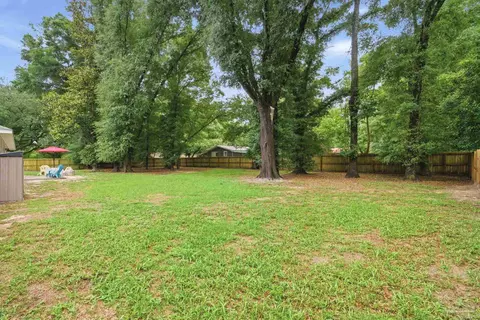 Exterior - 5284 Godfrey St, Crestview, FL 32539 photo 5 of 6
