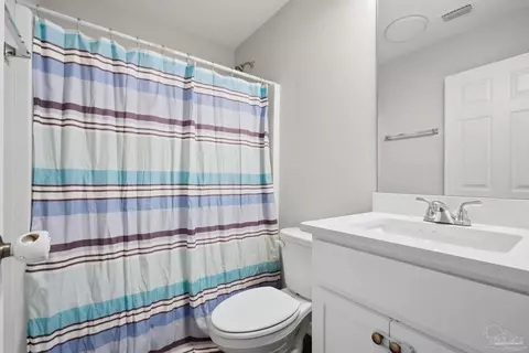 Bath - 5284 Godfrey St, Crestview, FL 32539 photo 1 of 4