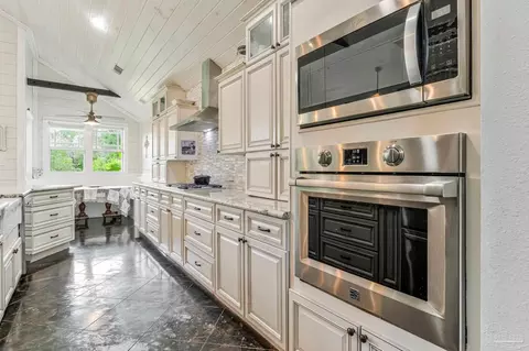 Kitchen - 6749 Oser Rd, Milton, FL 32570 photo 5 of 5