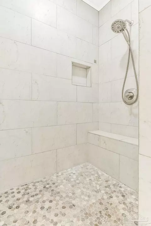 Bath - 6749 Oser Rd, Milton, FL 32570 photo 3 of 7