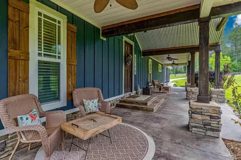 Exterior - 6749 Oser Rd, Milton, FL 32570 photo 8 of 25