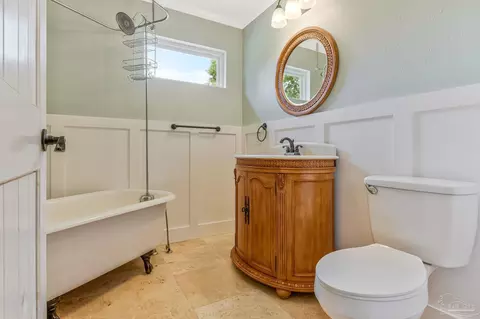Bath - 6749 Oser Rd, Milton, FL 32570 photo 6 of 7
