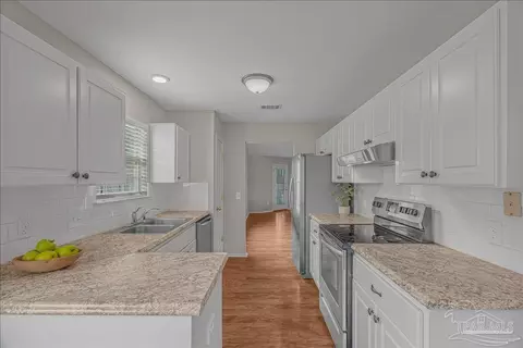 Kitchen - 610 Hanley Downs Dr, Cantonment, FL 32533 photo 2 of 3