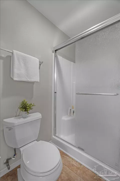 Bath - 610 Hanley Downs Dr, Cantonment, FL 32533 photo 4 of 5