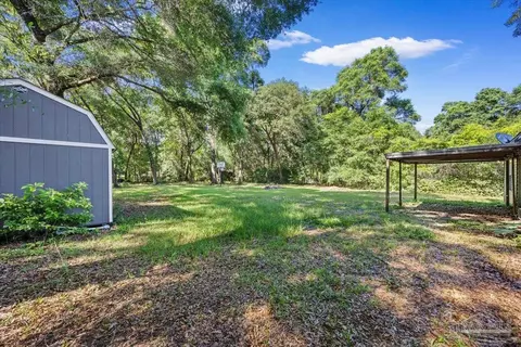 Exterior - 6280 Mohawk Trl, Milton, FL 32583 photo 2 of 3